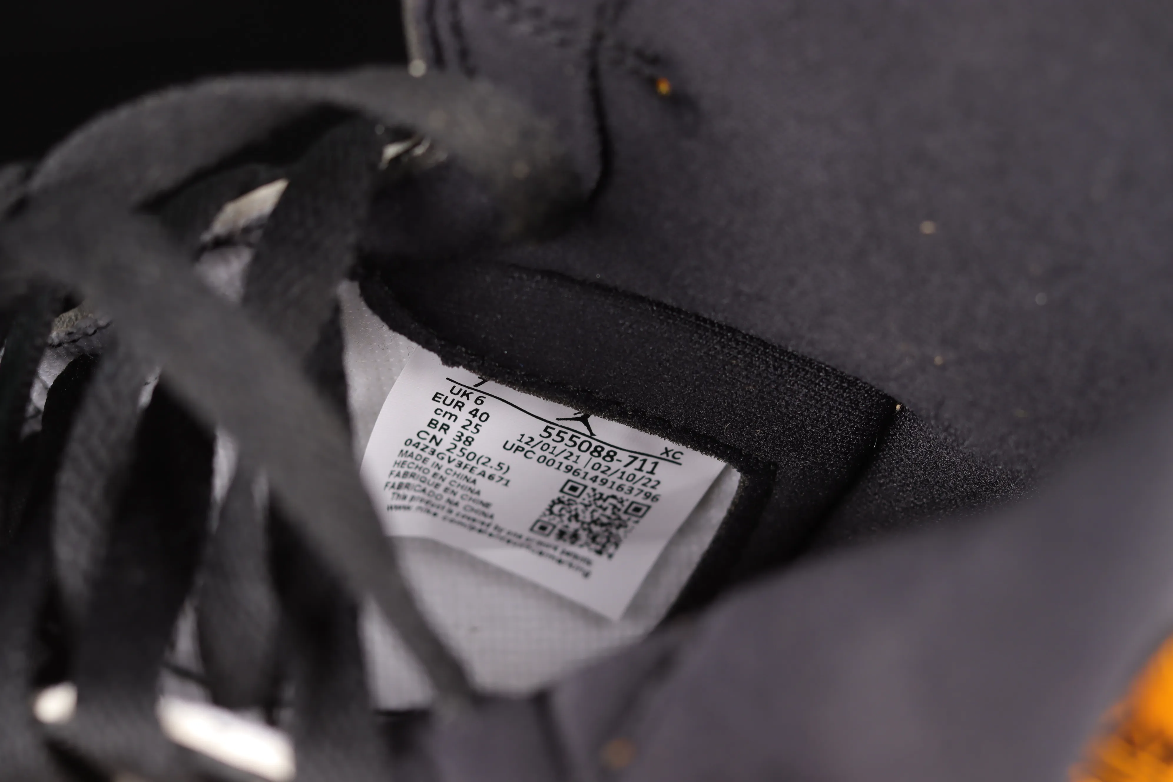 All categories Air Jordan Jordan series basketball shoes Air Jordan 1 High pure original version Air Jordan 1 Retro High OG AJ1 Joe 1 black and yellow toe 555088-711